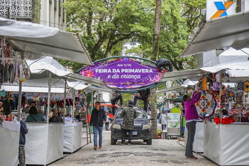 Tradicionais feirinhas da Primavera começam em Curitiba