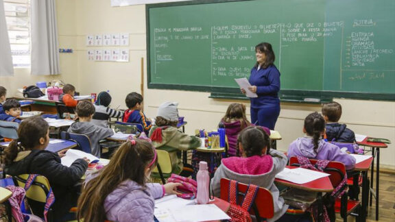 Curitiba abre cadastro de alunos na rede municipal de ensino