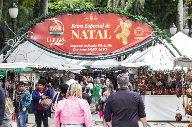 Feirinhas de Natal começam hoje (28), em Curitiba