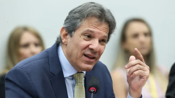 Pacote de corte de gastos será anunciado até terça, garante Haddad