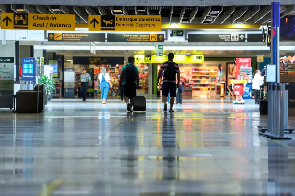 Preço de passagens aéreas domésticas recua 14,7%, diz Anac