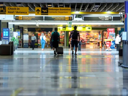 Preço de passagens aéreas domésticas recua 14,7%, diz Anac