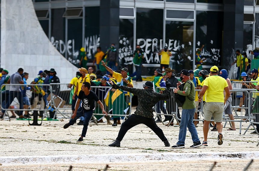 86% dos brasileiros reprovam ataques da tentativa de golpe