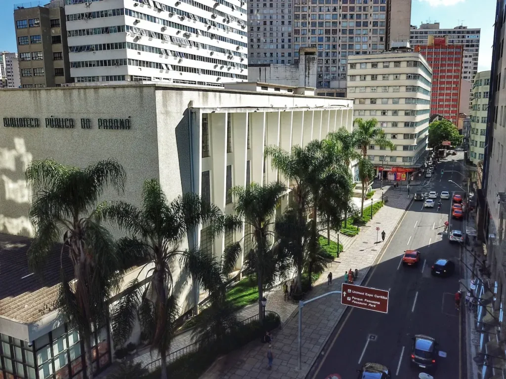 Biblioteca Pública do Paraná tem programação especial na semana do livro