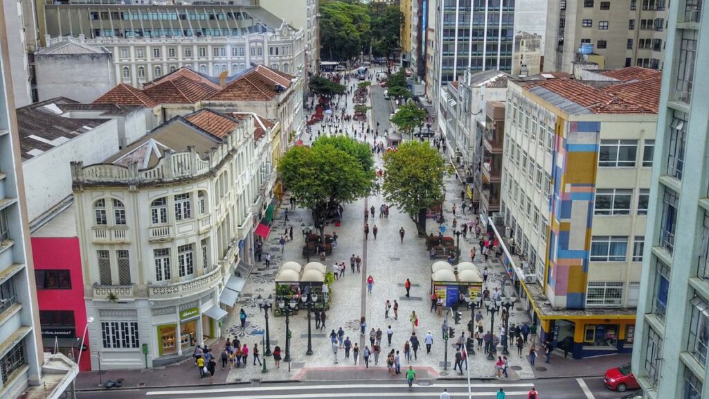 Calorão dá uma trégua em Curitiba nesta quarta-feira (21); previsão