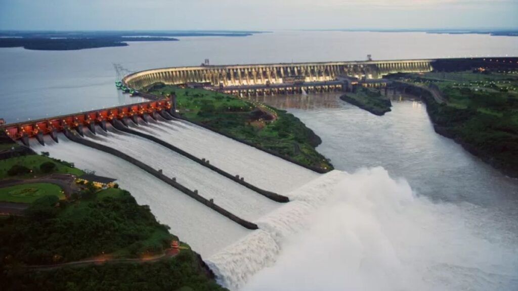 Itaipu e Petrobras assinam protocolo de intenções para desenvolvimento de tecnologias