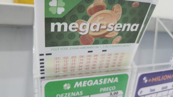 Mega-Sena pode pagar prêmio de R$ 14 milhões