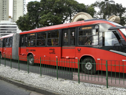 Curitiba tem ônibus de graça no domingo de eleições