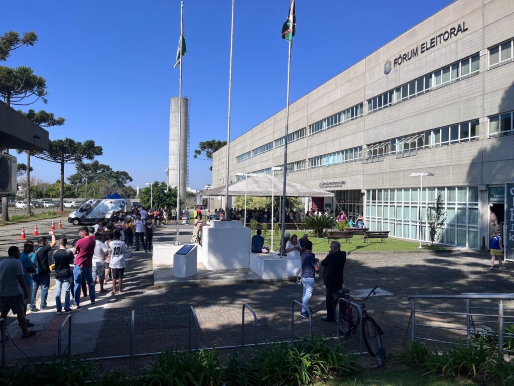 Paraná tem tempo quente e sem chuva no domingo de Eleições