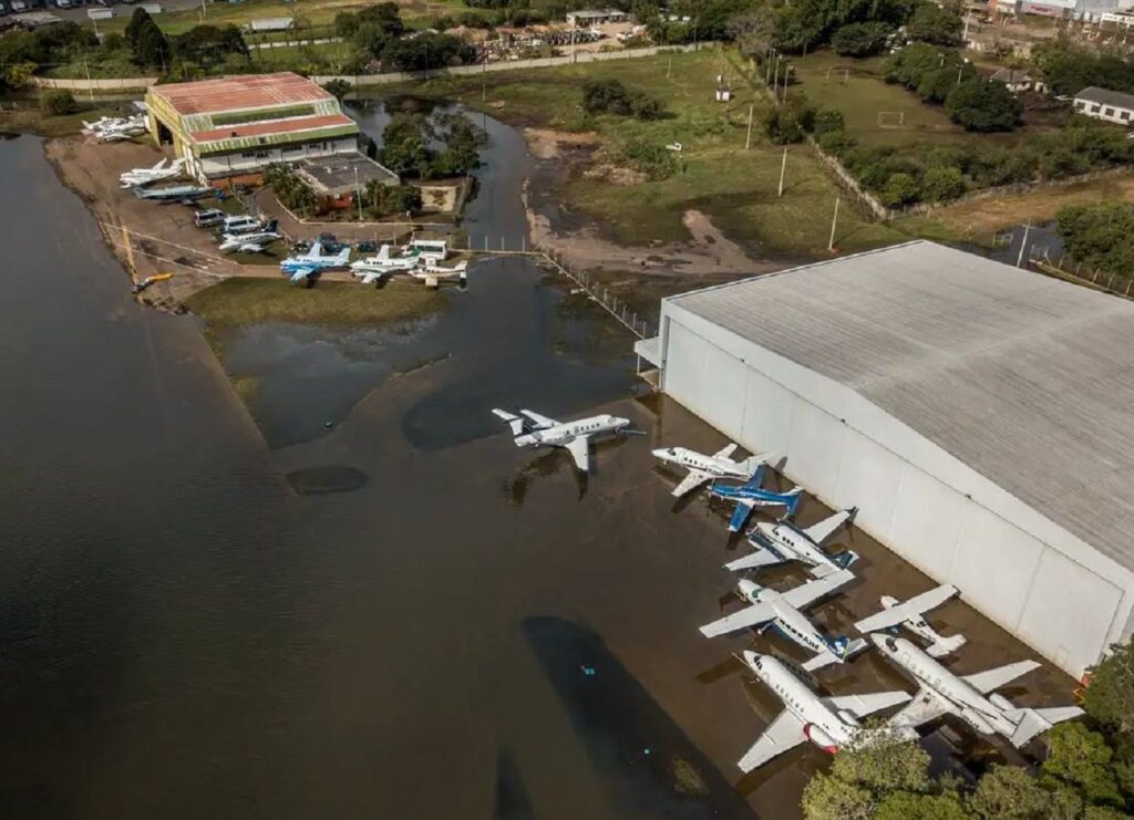 Aeroporto de Porto Alegre volta a operar voos comerciais após 5 meses