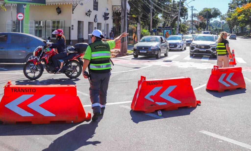 Curitiba terá bloqueios de trânsito no sábado (24): confira as ruas