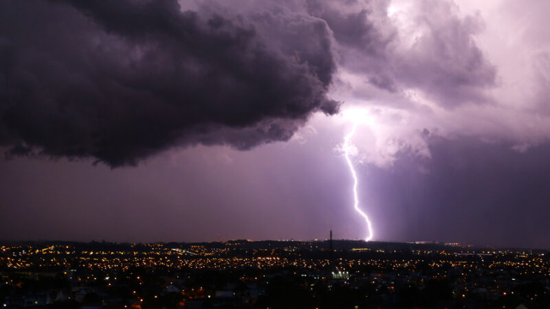 Sábado (24) tem tempestade e baixas temperaturas no Paraná