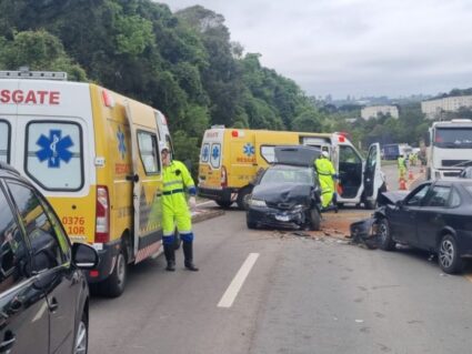 Acidente no Contorno Norte deixa três feridos em Curitiba