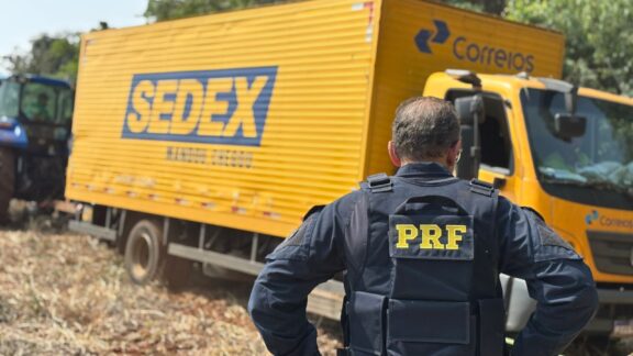 Caminhão dos Correios recheado de maconha é apreendido em Cascavel