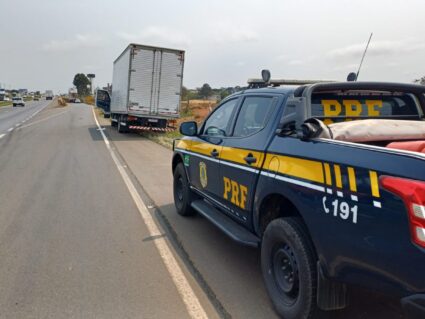 Caminhoneiro que trafegava na contramão pela BR-376 é preso por embriaguez