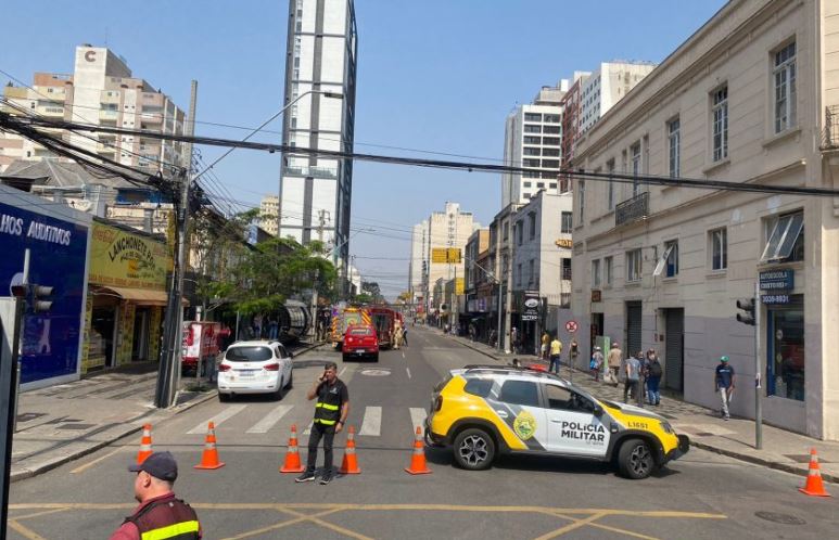 Idosa é atropelada por ônibus ligeirinho em Curitiba