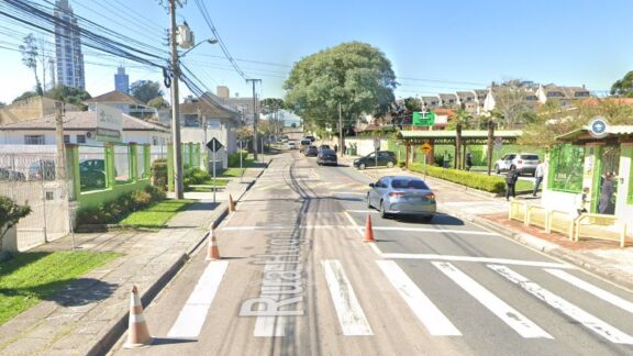 Nova rua é totalmente bloqueada no bairro Campina do Siqueira