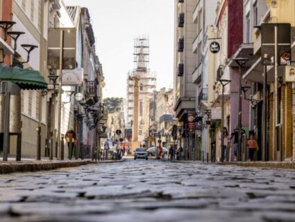 Polo gastronômico na Rua São Francisco é aprovado por comissão da Câmara de Curitiba