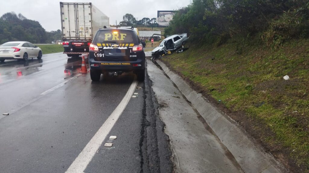 Mulher morre em acidente na BR-277, em Campo Largo