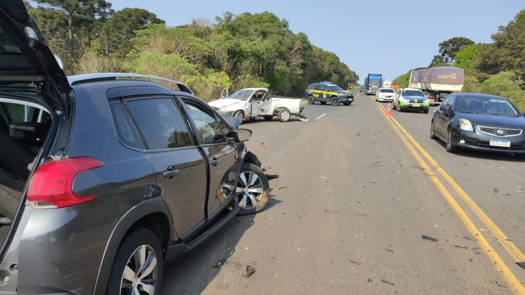 Homem morre em acidente na BR-277; duas pessoas ficam feridas