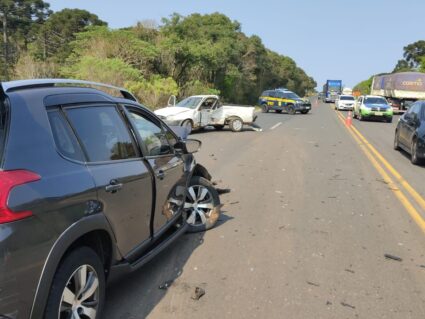 Homem morre em acidente na BR-277; duas pessoas ficam feridas