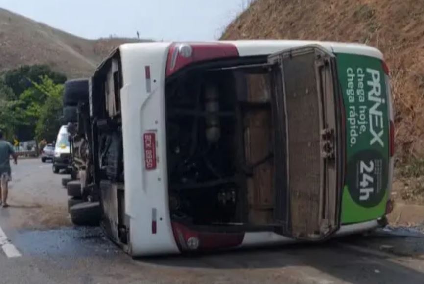 Acidente com ônibus do Coritiba Crocodiles deixa mortos e feridos