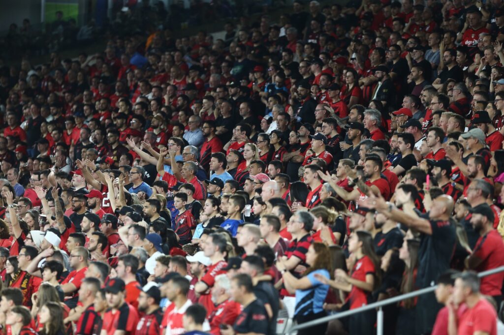 Torcida Athletico na Arena