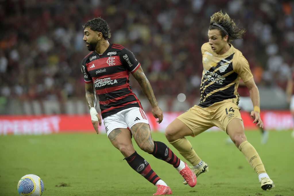 Athletico perde para o Flamengo e se aproxima da zona de rebaixamento