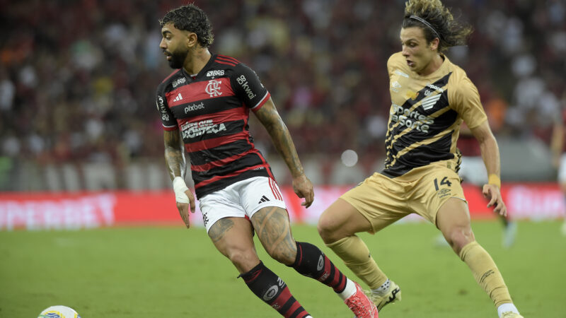 Athletico perde para o Flamengo e se aproxima da zona de rebaixamento