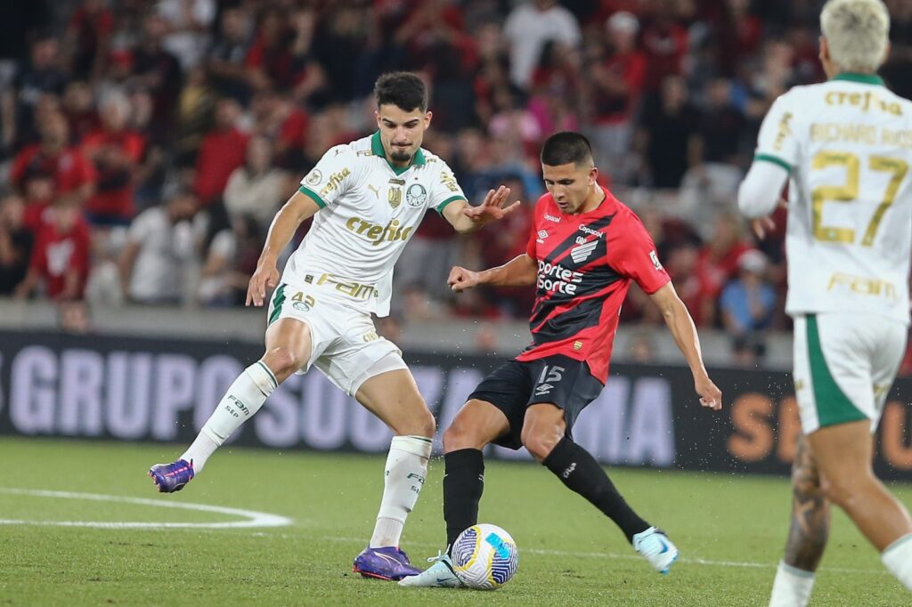 Athletico é dominado pelo Palmeiras e perde jogo na Arena