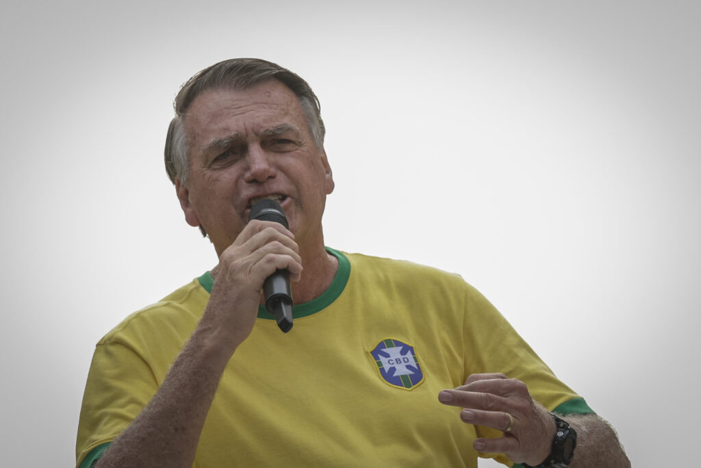 Bolsonaro reúne apoiadores na Paulista com coro de ‘fora, Xandão’ e apoio a Musk