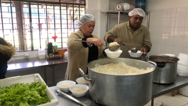 ONG de Curitiba busca voluntários para almoço solidário