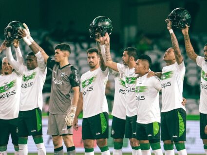 Coritiba presta homenagens para jogadores do Crocodiles que morreram em acidente