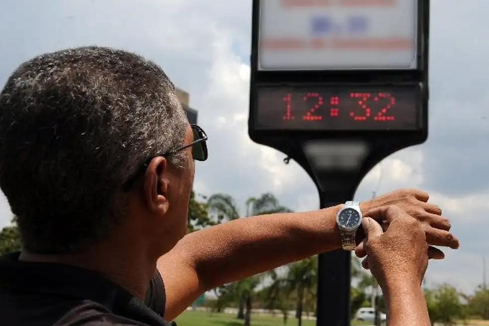 Volta do horário de verão no Brasil pode ser decidida em dez dias