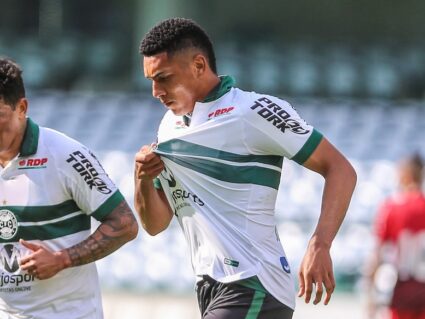 Atacante revelado pelo Coritiba é a grande novidade na lista da seleção brasileira