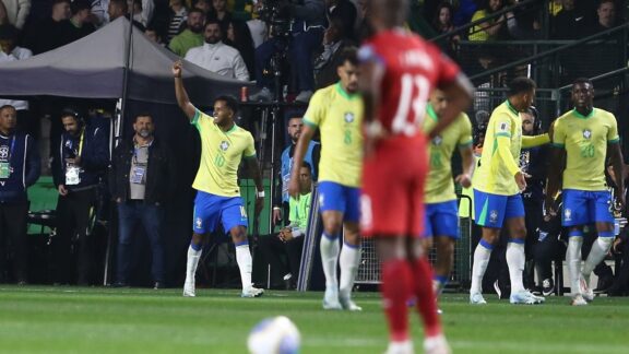 Seleção brasileira vence o Equador, segue invicta em Curitiba e se recupera nas Eliminatórias