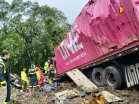 Acidente com equipe de remo br 376