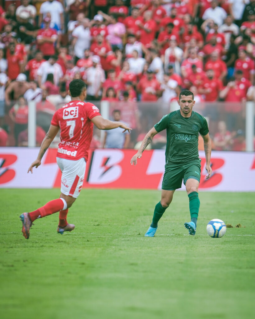 Com um jogador a menos, Coritiba vence o Vila Nova