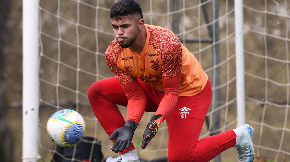 CBF marca data do jogo atrasado do Athletico contra o Fluminense