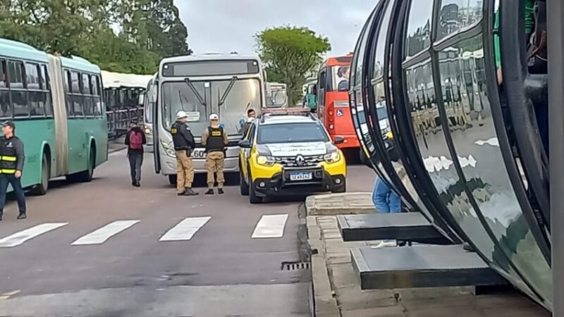 Passageiro é atropelado no Terminal Capão da Imbuia, em Curitiba