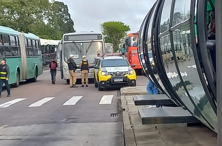 Passageiro é atropelado no Terminal Capão da Imbuia, em Curitiba