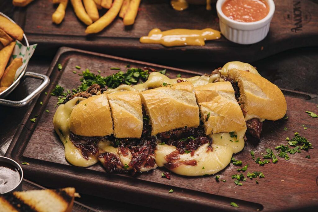 Bar de Curitiba cria cardápio de lanches feitos na parrilla