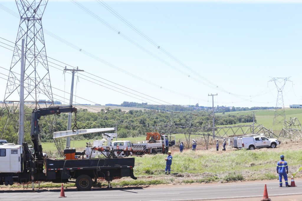 copel energia eletrica postes quebrados (2)