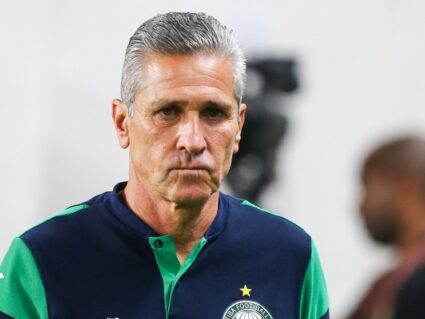 Jorginho anuncia saída do comando do Coritiba