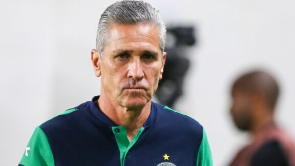 Jorginho sobre chance de acesso do Coritiba: “Quase impossível de acontecer”