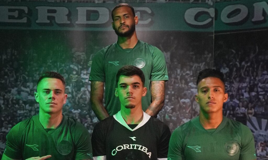 Coritiba lança novas camisas em comemoração aos 115 anos; saiba como comprar