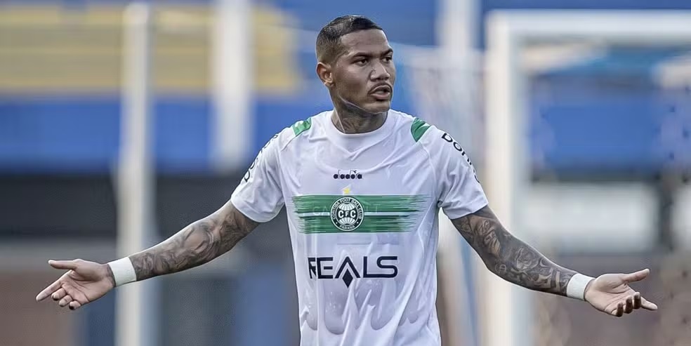 Coritiba viaja para jogo decisivo da Série B com novidade