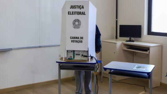 Eleições 2024: TRE-PR pede que eleitores compareçam e votem no segundo turno