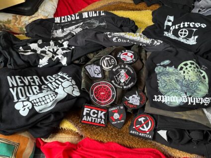 Polícia apreende objetos neonazistas em Curitiba