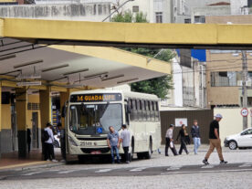 ônibus transporte metropolitano